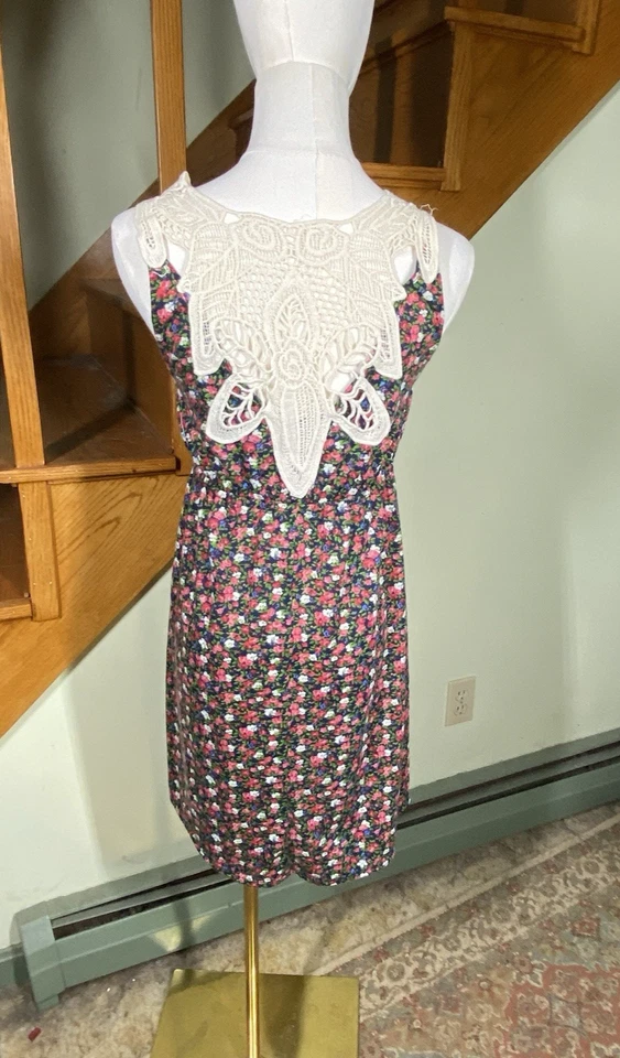 Forever 21 Womens Sz M Short Crochet Lace Insert Dress Cottagecore Bohemian - Image 4 of 4