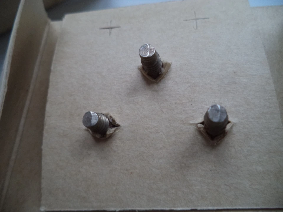 Panel de instrumentos de tablero NOS MOPAR medidor de temperatura 60 Plymouth Valiant Foto 3 de 3