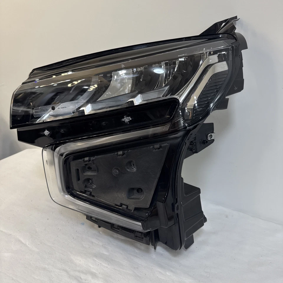 Faro LED lado del conductor izquierdo Chevrolet Tahoe Suburban 2021-2024 OEM completo LED Foto 2 de 4