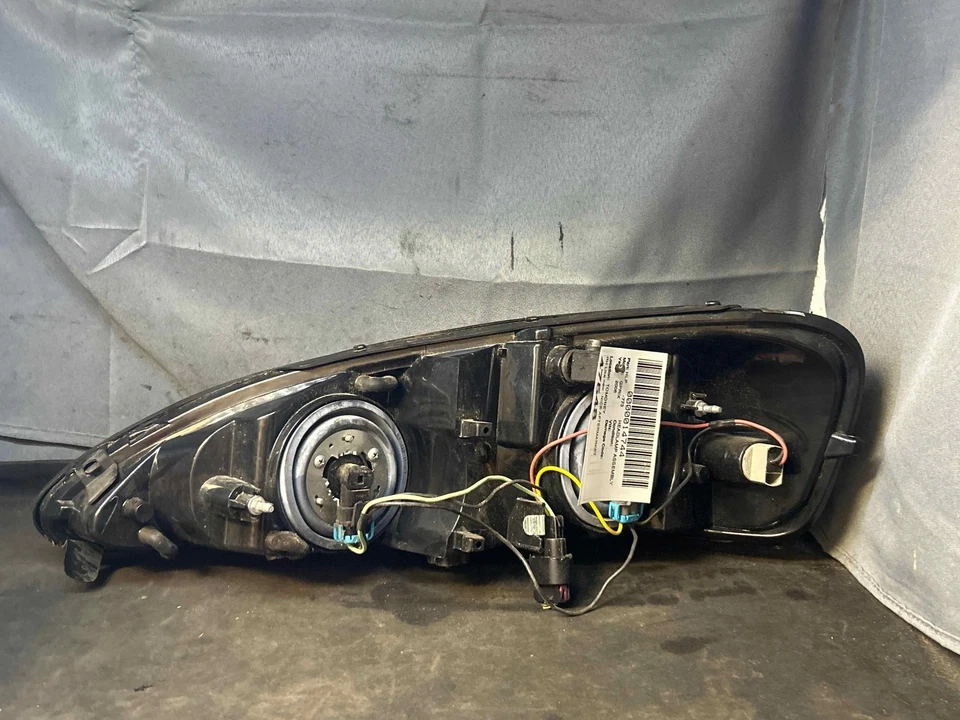 Fits 2004-08 PONTIAC GRAND PRIX Right Headlamp (aftermarket) OEM:N/A - Изображение 2 из 4