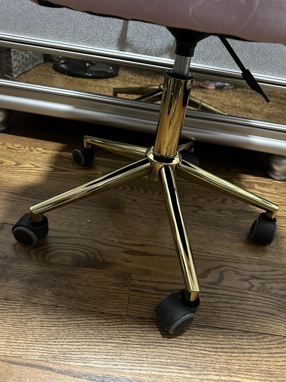 Hello Kitty Impressions Vanity Makeup Chair Pink Sanrio VHTF TikTok New