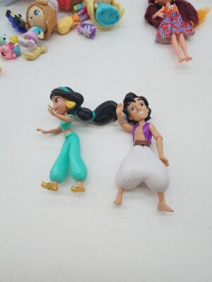 Disney Hasbro Jasmine and Aladdin Posable Figures Disney Cake Toppers 