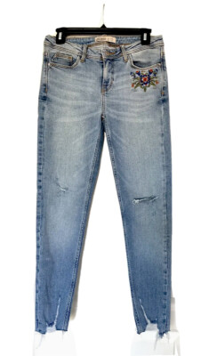 Zara Basic Denim jeans cropped frayed leg sz 4