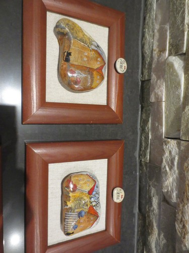 4 Steinmalereibilder von Doma bemahlte Steine im Holzrahmen auf Leinwand  - Bild 2 von 3