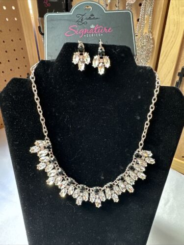 Paparazzi necklace Zi Collection