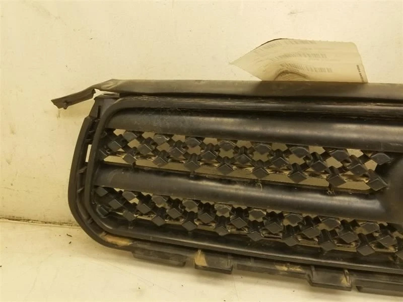 06-08 MONTAJE PARRILLA SUPERIOR TOYOTA RAV4 SPORT Foto 3 de 4