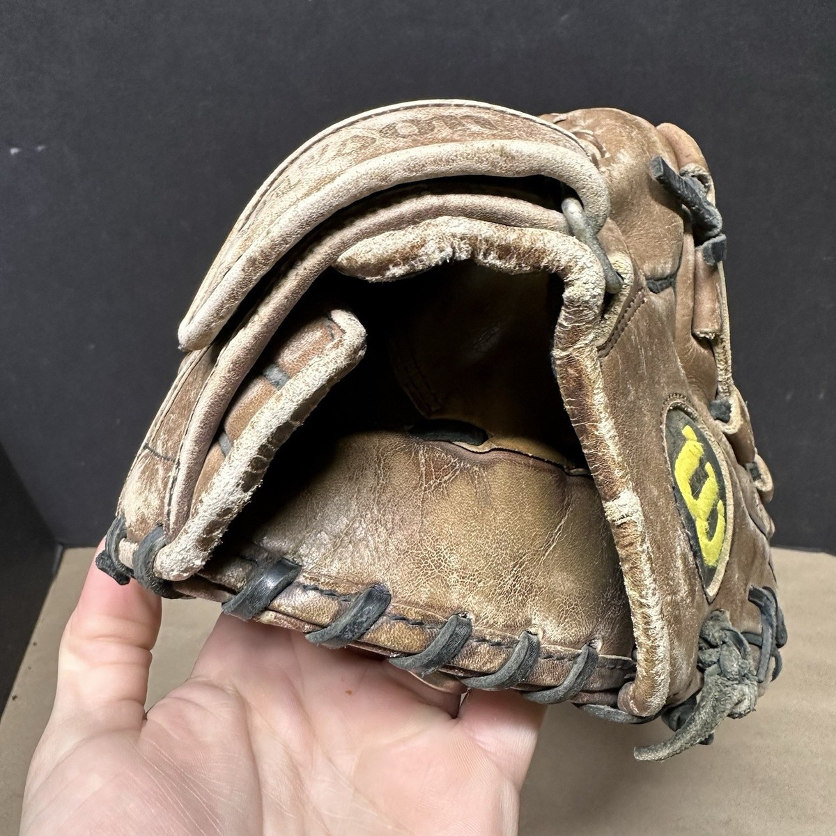 Wilson The A2000 XXC Pro Back Baseball Glove - RHT Worn Leather