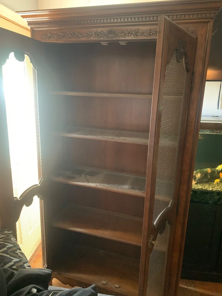 Mueble Kindel Francés Provincial Luis XV Tallado Cerezo Librero Gabinete Foto 2 de 4