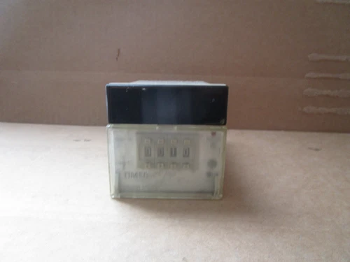 OMRON TIMER H5AN-4DM H5AN4DM 240 VAC 30 VDC USED