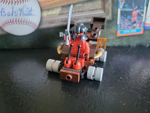 Lego Crust Smasher Minifigure Bare Chest Red Legs Nexo Knights nex026 W/Catapult - Picture 7 of 9