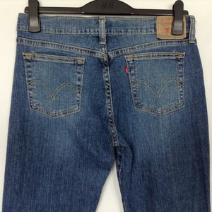 levis medium size