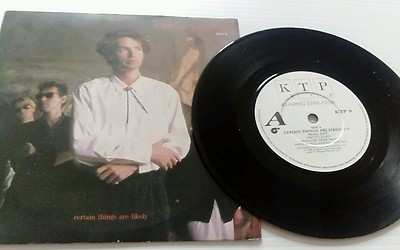 KISSING THE PINK - CERTAIN THINGS ARE LIKELY  7'' VINYL PS