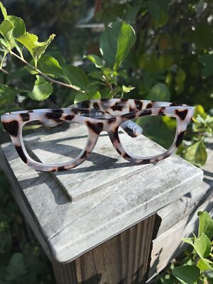 Betsey Johnson Translucent Tortoise THICK Frame Wayfarer Reading Glasses +1.50