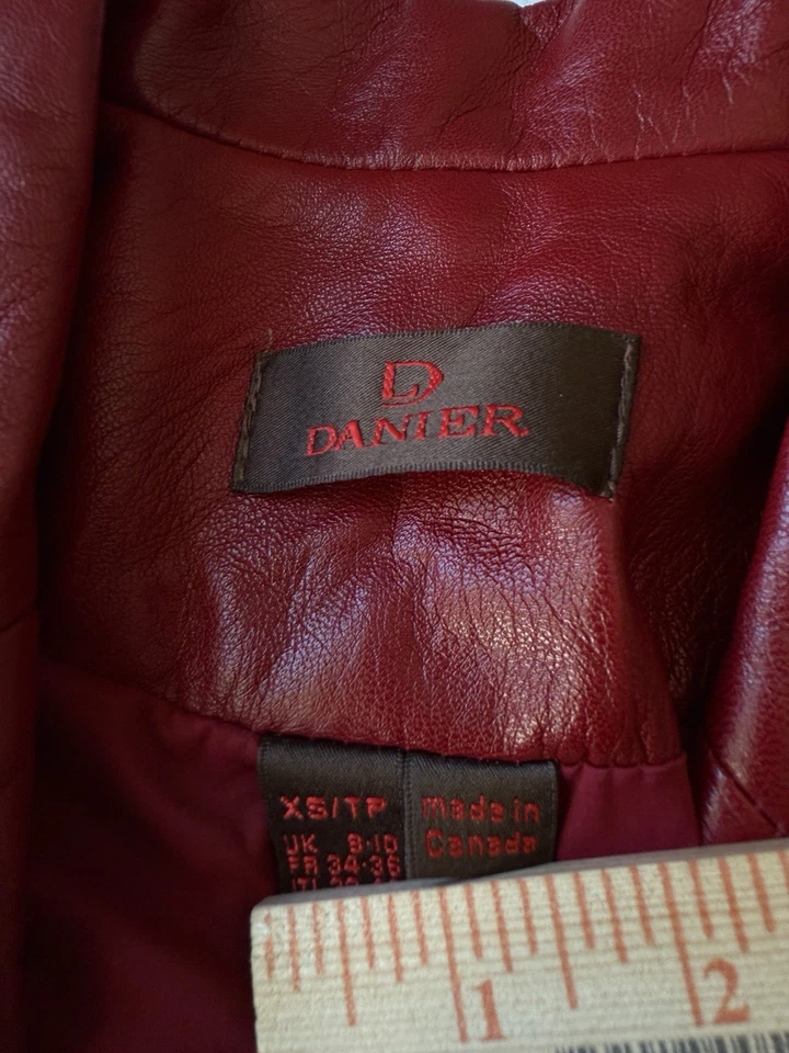 Chaqueta Danier Mujer XS Borgoña Cuero Genuino Doble Cremallera Hecha en Canadá Foto 3 de 4