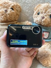 Samsung i8 Digital Camera 8.2 MP 3x Optical Zoom 720p HD Video Recording - Black