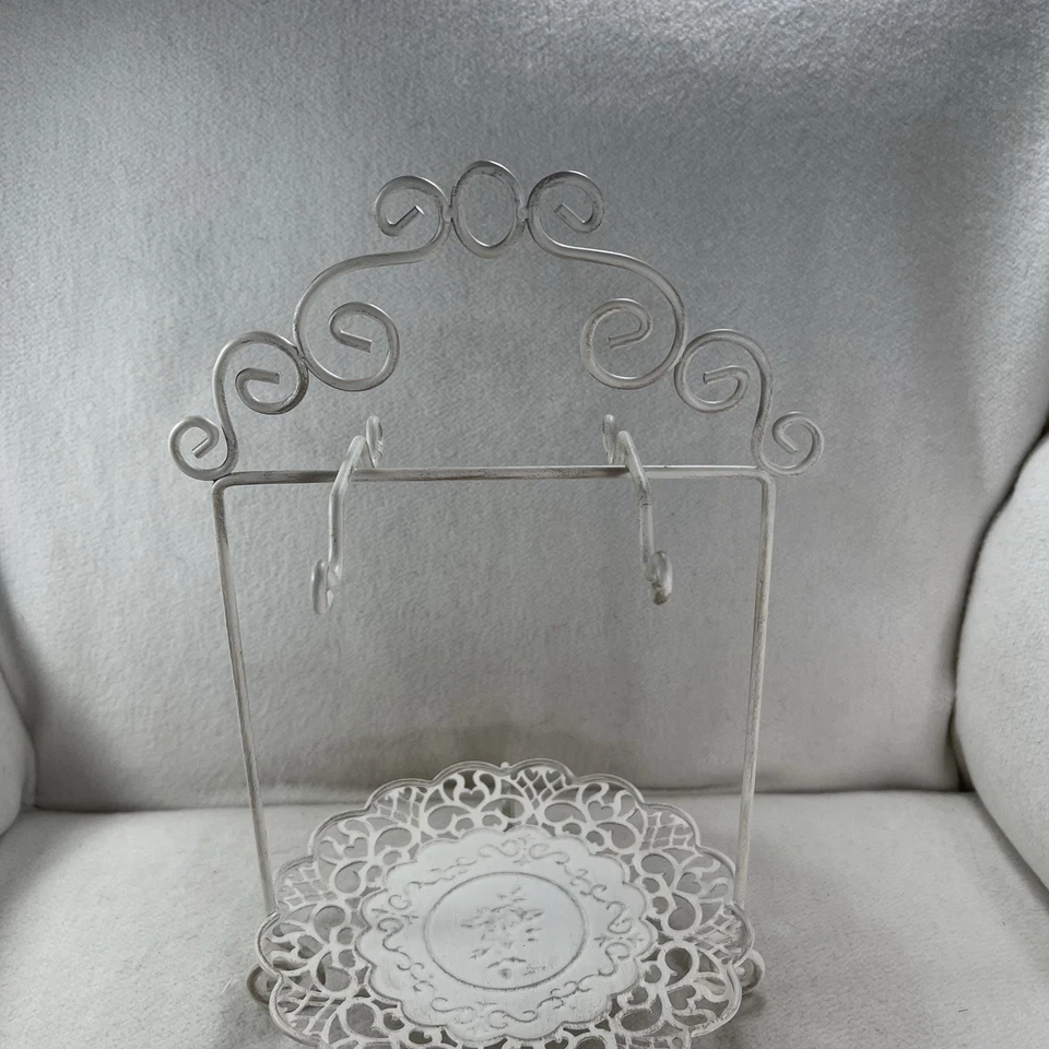 Plato y soporte para taza con patrón de encaje de metal envejecido blanco para 4 tazas decoración de campo Foto 4 de 4