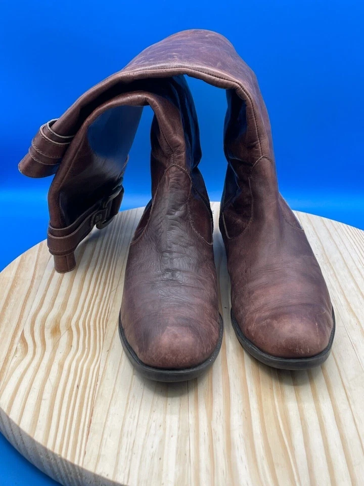 Bota de montar Tahari Bryant para mujer talla 8M cuero marrón hasta la rodilla punta cerrada Foto 2 de 4