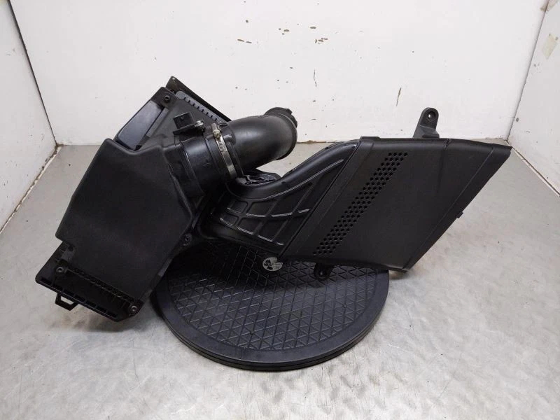 Воздухоочиститель VIN модель Fp 7-й и 8-й цифры 2,0 л подходит 12-17 AUDI Q5 736539 - Изображение 2 из 4