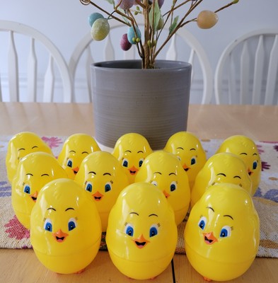 Vintage 12 Refillable Plastic Easter Eggs with Chick Faces and Feet