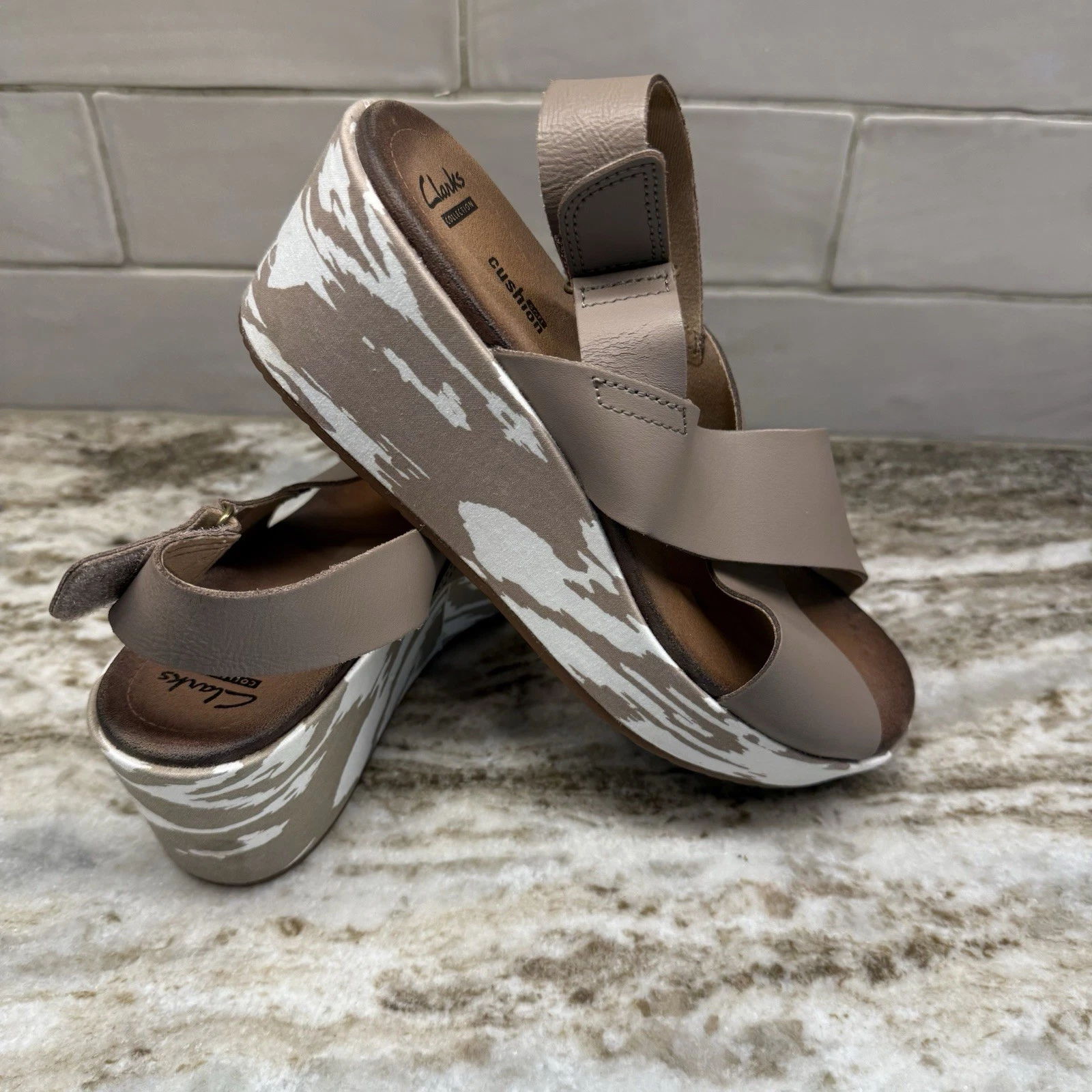 Clarks sandalo donna Stasha Hale pelle stampa zeppa plateau slingback tortora 8M