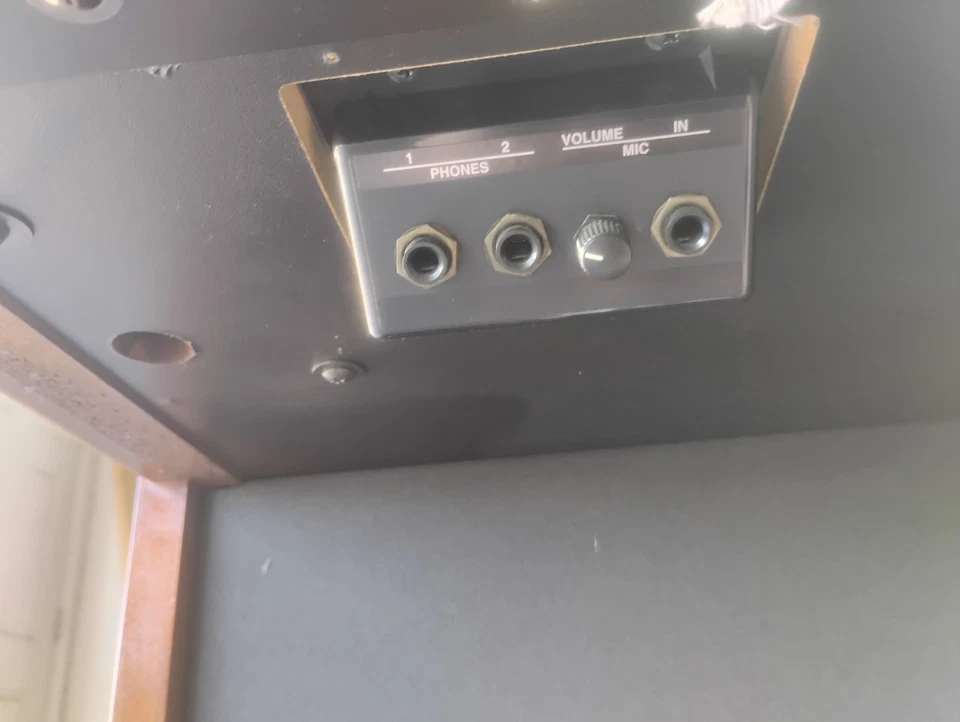 Hermoso piano de concierto digital Kawai usado. Se ve hermosa y juega hermosa. Foto 4 de 4