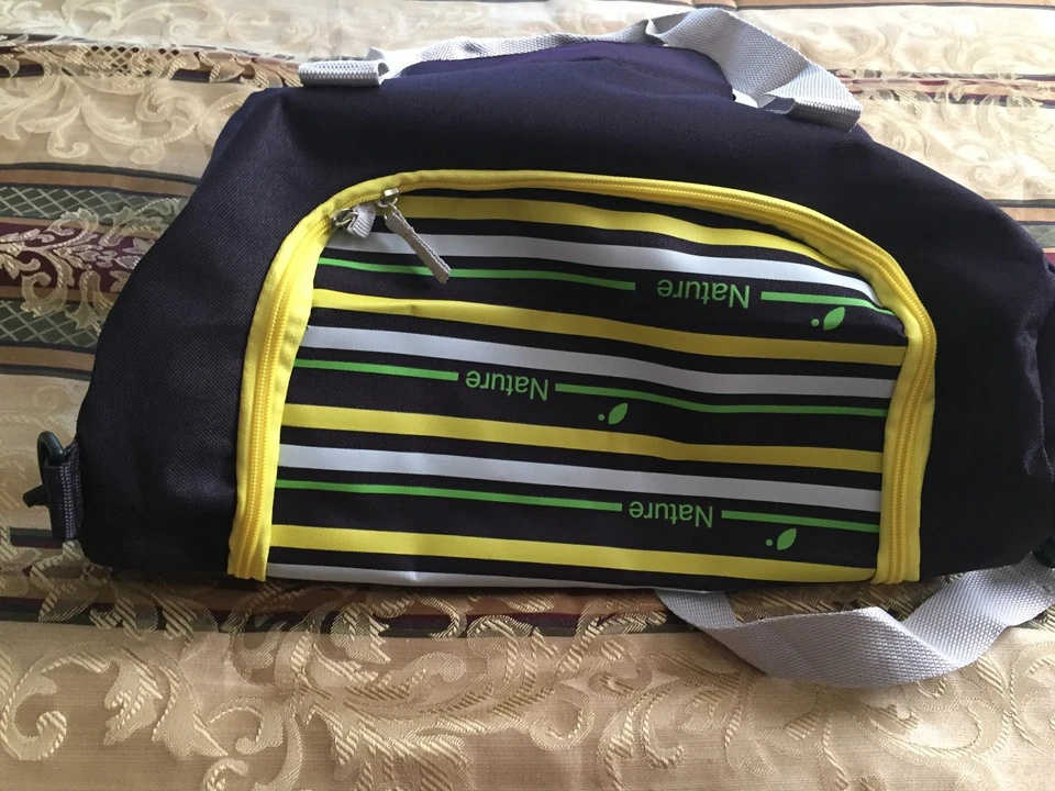 Bolso de mano deportivo púrpura de lona Yves Rocher para mujer Foto 2 de 4