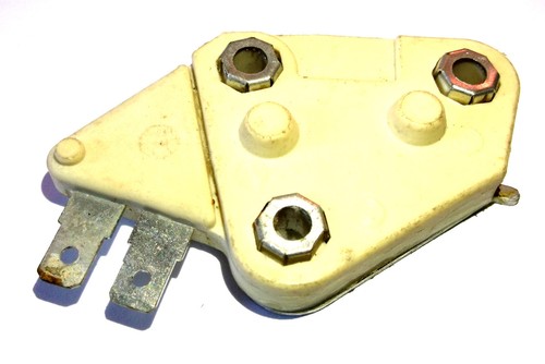 New Out of the Box BWD Automotive R291 Voltage Regulator Made in USA D688