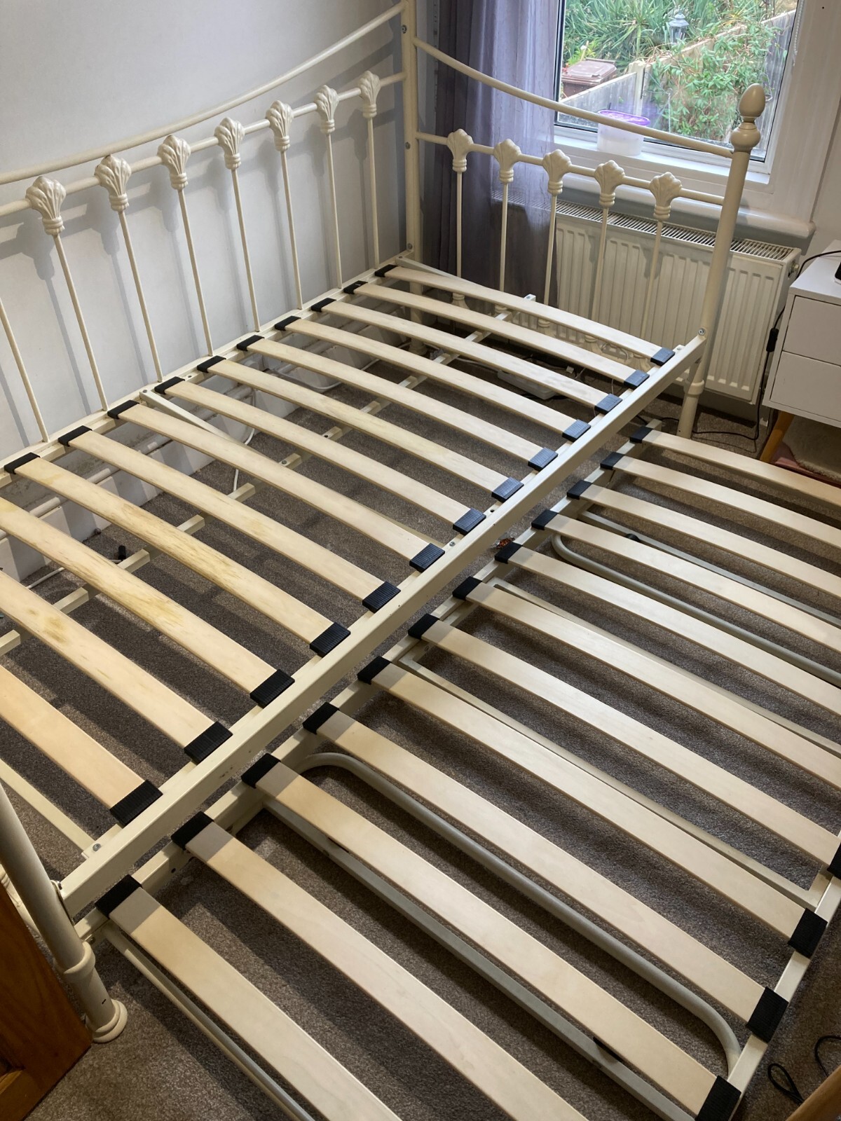 Julian Bowen Versailles Day Bed with trundle guest bed and two