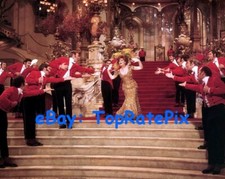 BARBRA STREISAND - Hello Dolly - 8x10 Photo 2