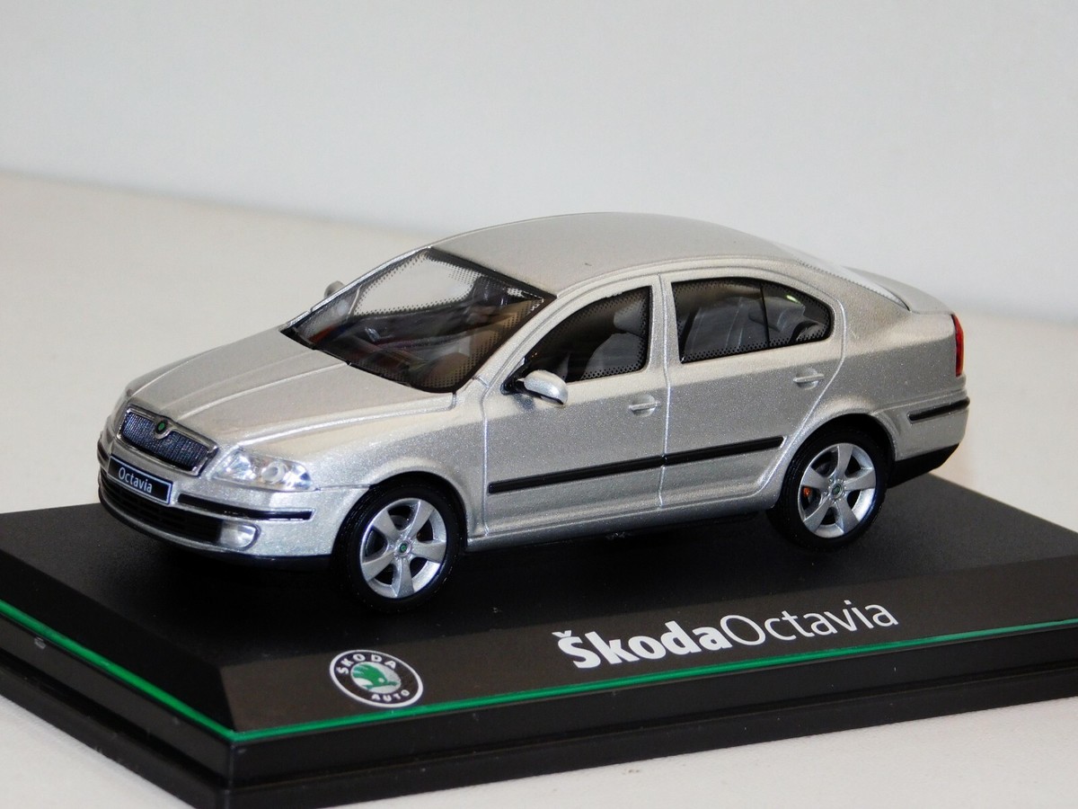 Abrex Škoda 110L 1/43 ミニカー　シュコダ　世界限定100台 Abrex Škoda 110L 1/43 ミニカー シュコダ 世界限定100台 Abrex