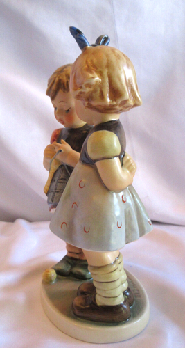 Figurina Hummel Goebel LEZIONE DI MAGLIERIA #256 firmata TMK 6 usata in ottime condizioni - Foto 5 di 6
