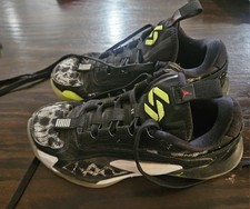 Air Jordan Luka 2 Grade School Black Volt DZ3...