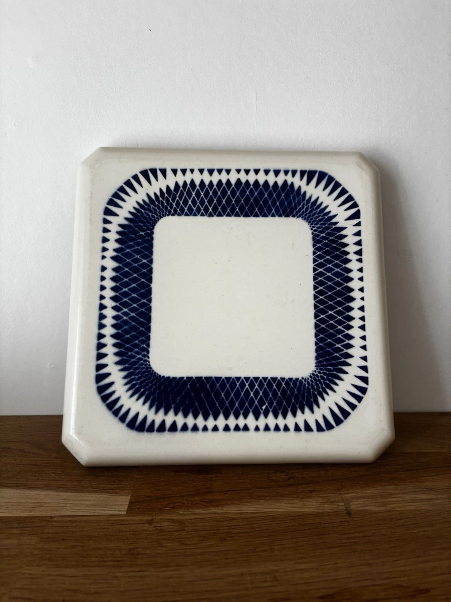 Dessous-de-plat Ancien En Faïence – Motif Fleurs Et Jardin – Nord De La France