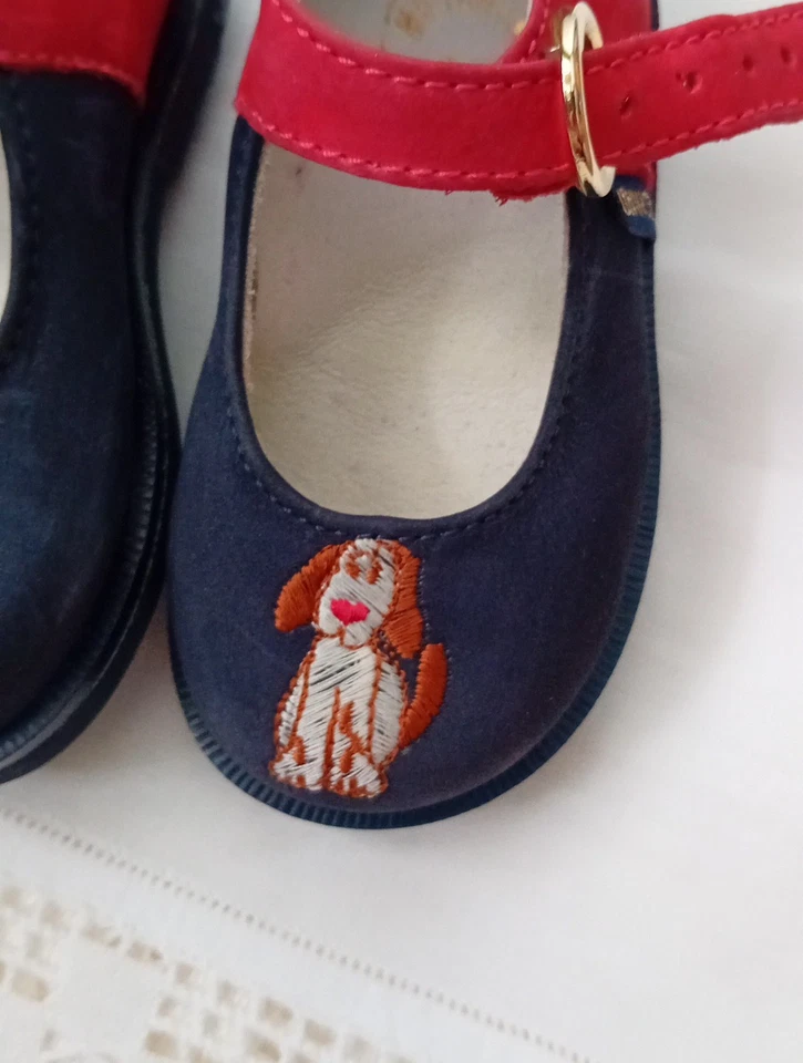Moschino Toddler Girls Embroidered Doggie Mary Jane Shoes Navy Red Eu 20 UK 4 - Image 4 of 4