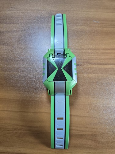 Ben 10 Omniverse Omnitrix Challenge Alien Watch 2011 Bandai Toy