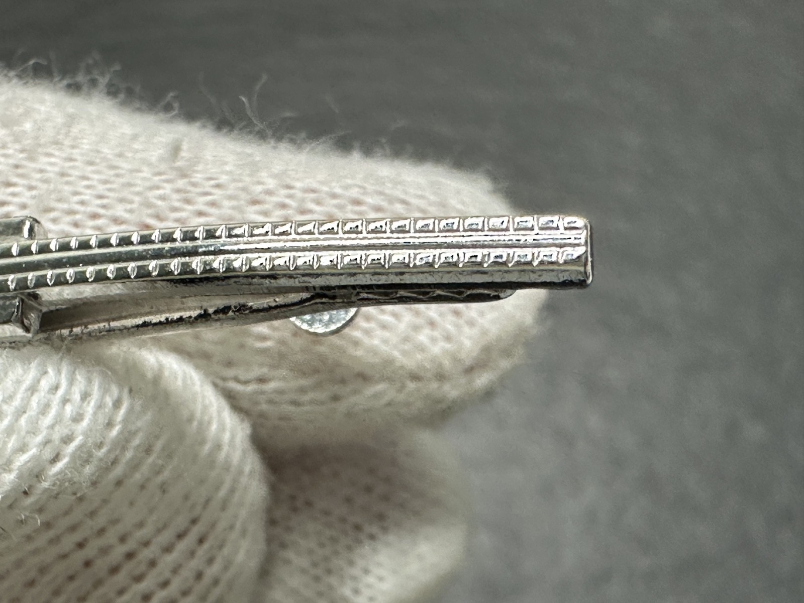 TWO VINTAGE HICKOK USA COLLAR BAR CLIPS : GOLD TONE & SILVER TONE M221