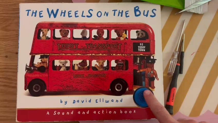 185 The Wheels on the Bus音声絵本 Amazon.com: The Wheels on the Bus - Play-a-Sound - PI Kids