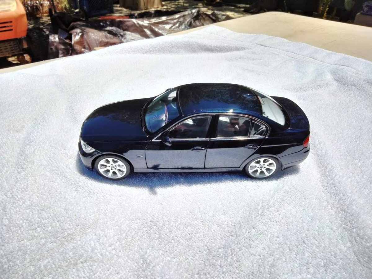 Kyosho BMW 3 Series dealer edition 80430392147 1:18 New Open