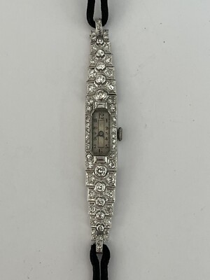 5749- Art Deco Platin Diamant Uhr