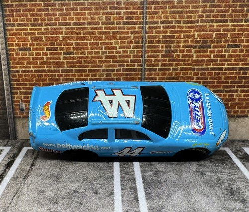 NASCAR #44 Kyle Petty Dodge Intrepid Richard Petty Driving Experience 1:64 - Picture 6 of 7