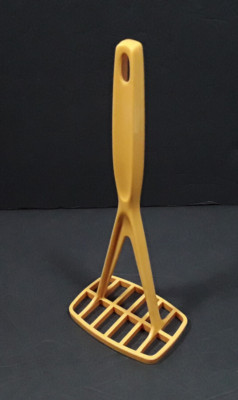 VTG Foley Potato Masher Plastic Yellow Harvest Gold Kitchen Cooking Utensil 9.5''