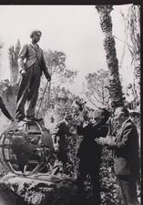 Charlie CHAPLIN PHOTOGRAPHIE ORIGINALE STATUE BARCELONE 1972 18*13