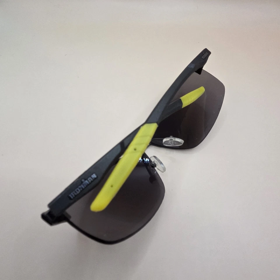 Gafas de sol IRONMAN templos amarillos IF 1804 negras MCV 10260763.MCV exteriores  Foto 3 de 4
