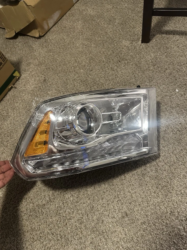 Iluminação automotiva Carquest/Keystone CH2503244C - Exterior - Conjunto de faróis - Imagem 3 de 4