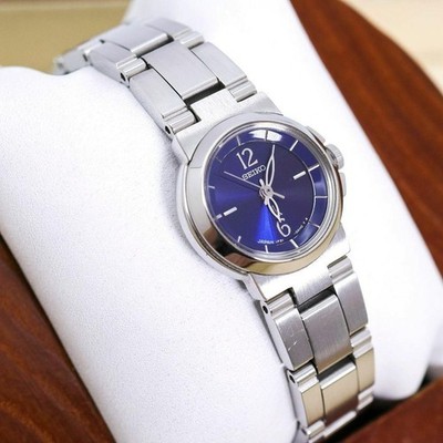 Seiko Lukia Quartz Watch Navy for Ladies with New Battery 10 Bar