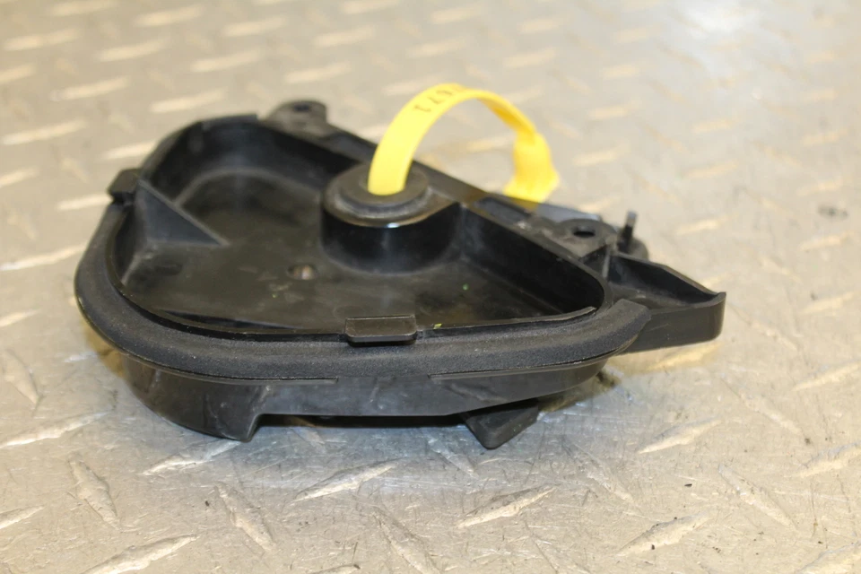 2007 YAMAHA FZ1 FRONT FRAME UNDER SIDE COVER COWL PANEL TRIM - Image 4 of 4