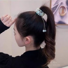 Contemporary Pearl Hair Clips with Innovative Design for Unique Hair Styling