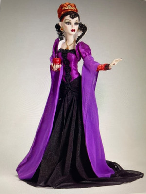 WILDE IMAGINATION EVANGELINE GHASTLY EVIL PARNILLA DOLL NRFB