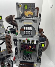 LEGO Teenage Mutant Ninja Turtles TMNT Turtle Lair Invasion 79117 No Minifigures