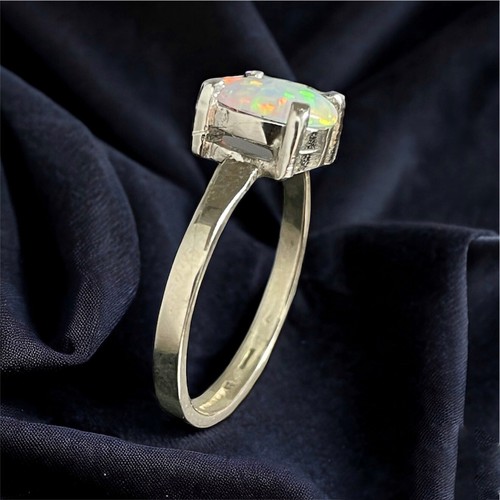 Anello con opale naturale e argento - Foto 7 di 9